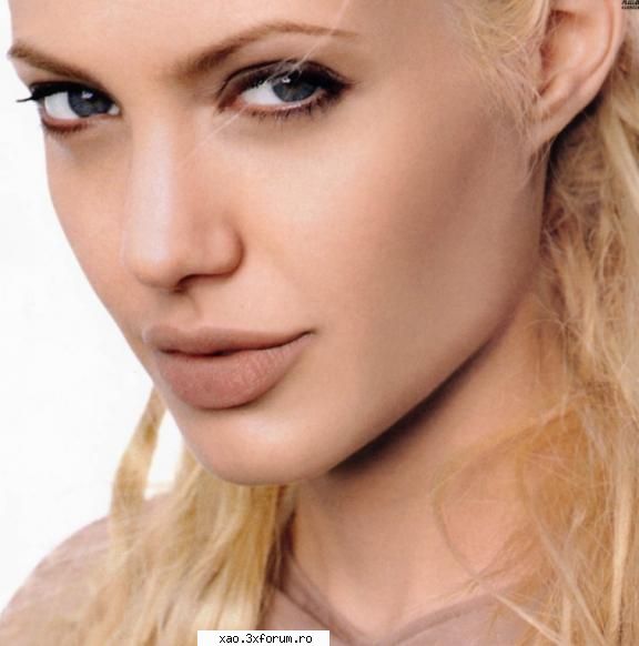 Angelina Jolie - Xao - Vedete straine